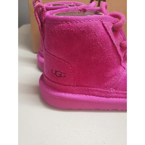 Girl's Boots UGG Kids Neumel II (Toddler/Little Kid) Size 11. - Picture 4 of 6